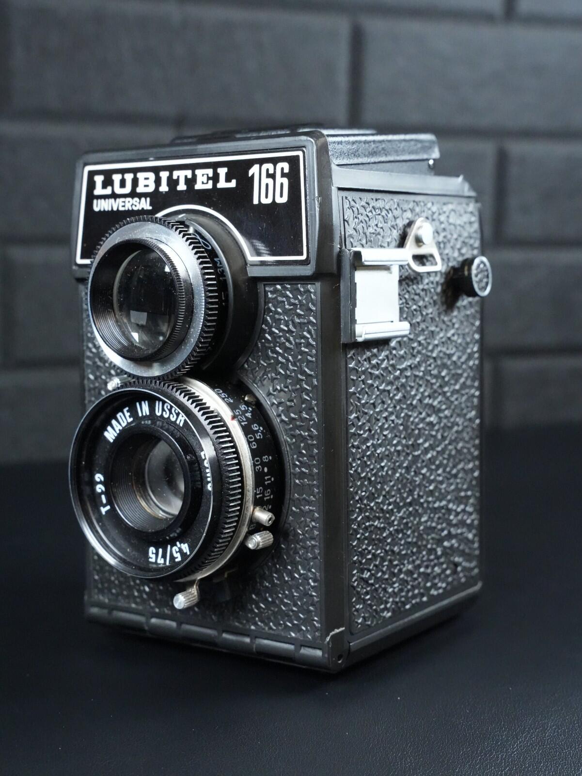 LOMO Lubitel 166 Universal Vintage 1980's TLR 120 Film Camera - Tested & Working