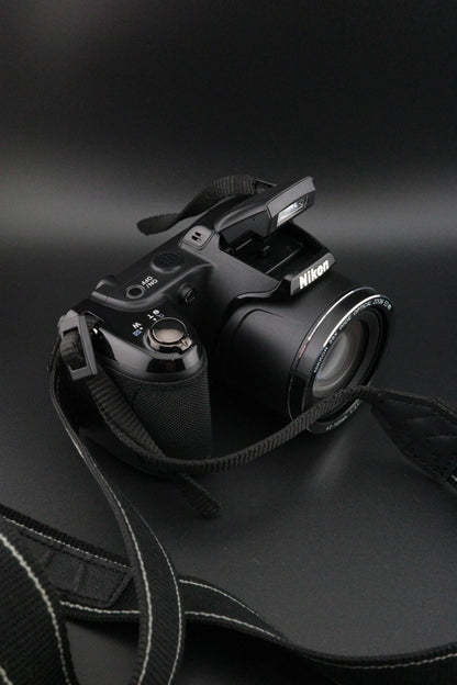 Nikon Coolpix L340 20.2MP 28x Zoom Camera + Card & Bag - Working - Screen Fault
