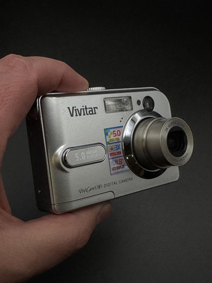 Vivitar ViviCam 5385 Digital Camera 5.0MP 3x Zoom + Batteries - Tested & Working