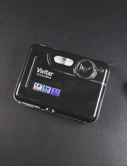 Vivitar Vivicam 5018 Y2K Compact 5.1MP Digital Camera & Batteries - Working