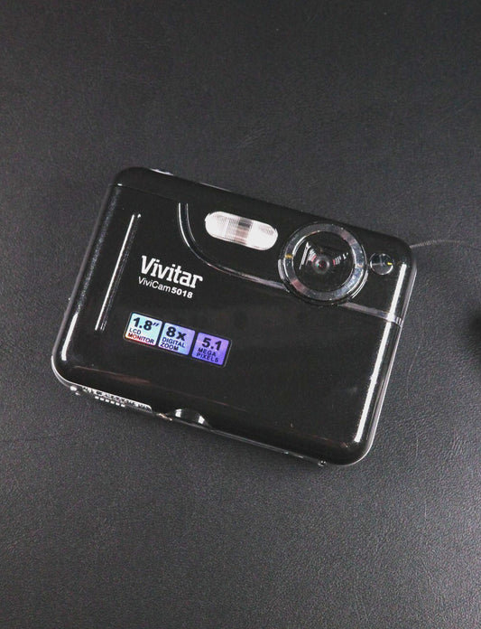 Vivitar Vivicam 5018 Y2K Compact 5.1MP Digital Camera & Batteries - Working