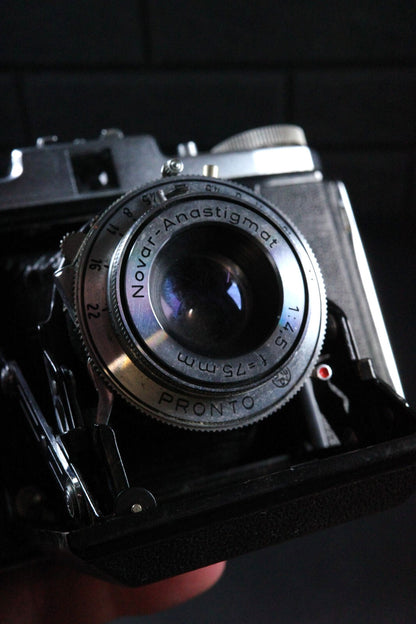 Zeiss Ikon Nettar 517/16 Vintage 1950's 120 Film Camera - Working - Heavy Fungus On Lens