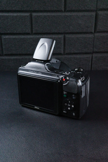 Nikon Coolpix L820 Digital Bridge Camera 16.1MP 30x Optical Zoom - Fully Working