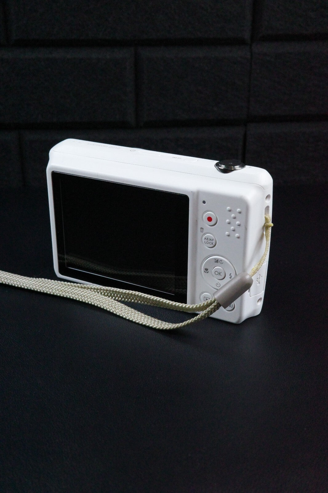 Praktica Luxmedia Z212 20MP Digital Camera – White + Battery - Tested & Working