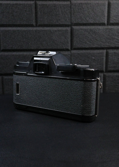 Pentax P30N 35mm Film Camera With Petri 50mm F/2 lens - Faulty Spares or Repair