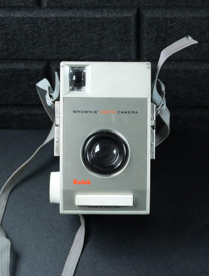 Kodak Brownie Vecta Vintage 1960's 127 Film Camera + Case Tested & Working Z543