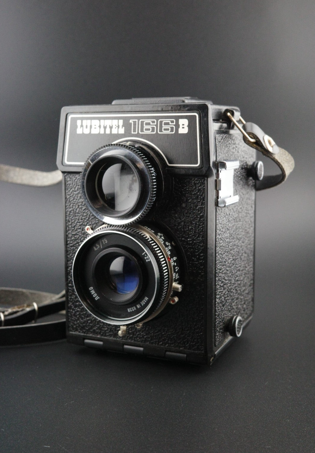 Lomo Lubitel 166B Vintage 1980's 120 TLR Film Camera 75mm f/4.5 Tested & Working