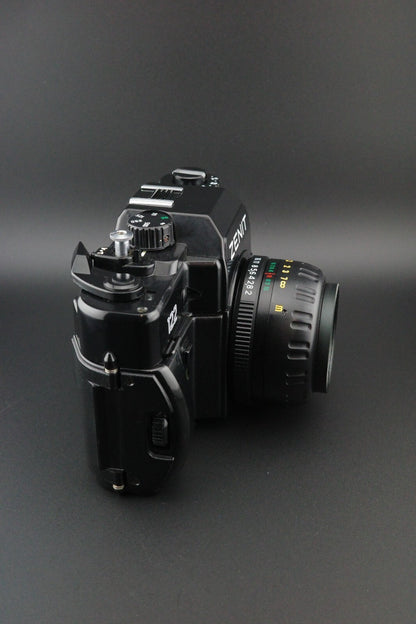 Zenit 122 35mm SLR + MC Zenitar-M2s 50mm f2 - Tested & Working and Near Mint