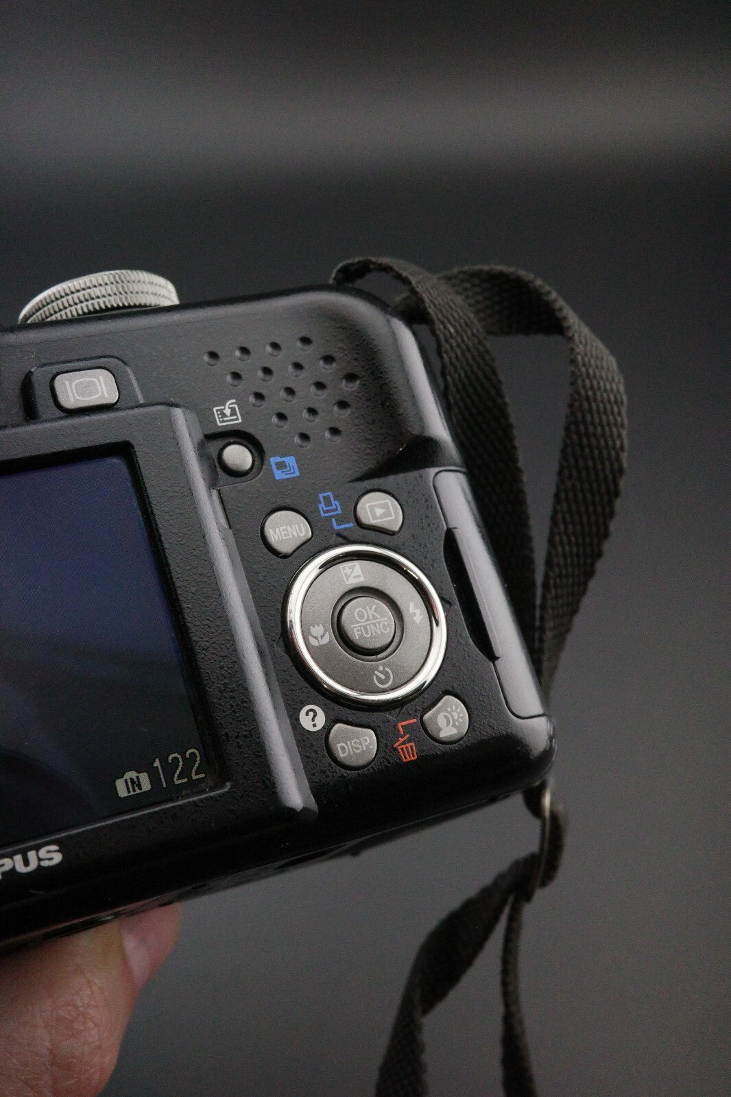 Olympus SP-565UZ 10MP CCD 20x Zoom Digital Camera + Batteries Tested & Working