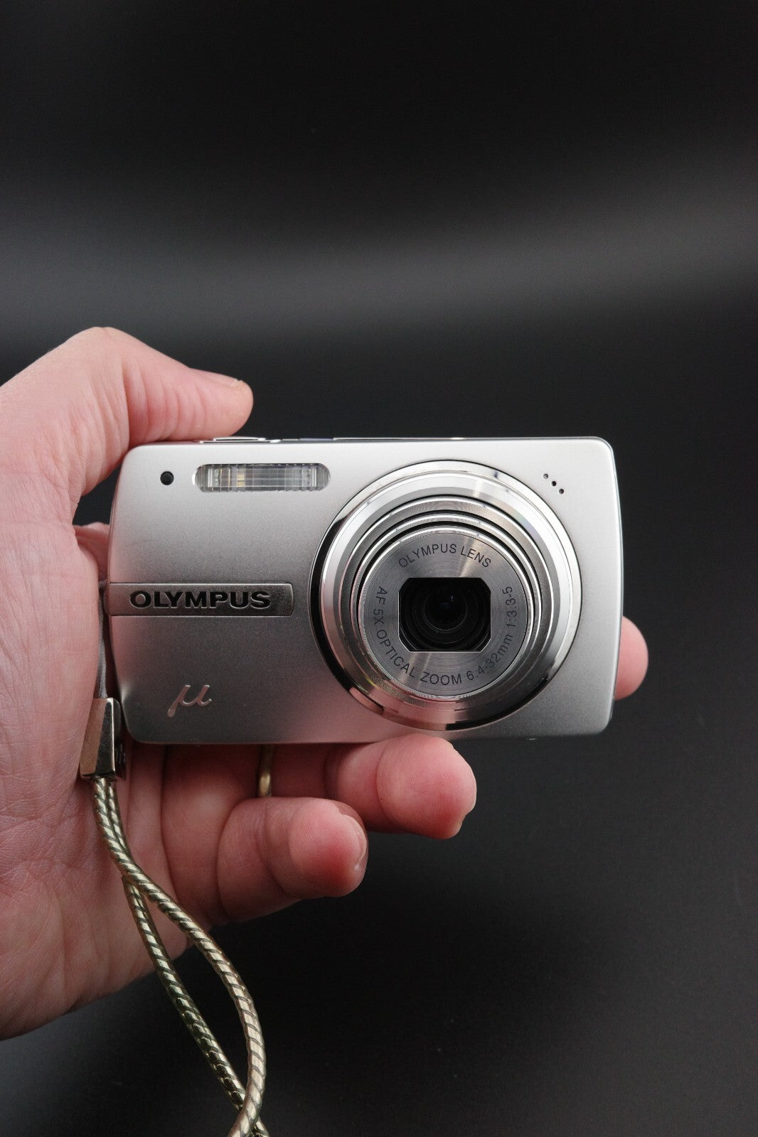 Olympus Mju 820 8MP CCD Digital Camera + New Battery and Case Tested & Working