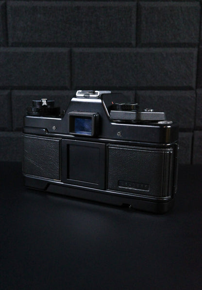 Praktica B200 Electronic 35mm Film Camera + Pentacon 50mm f2.4 Lens - Working