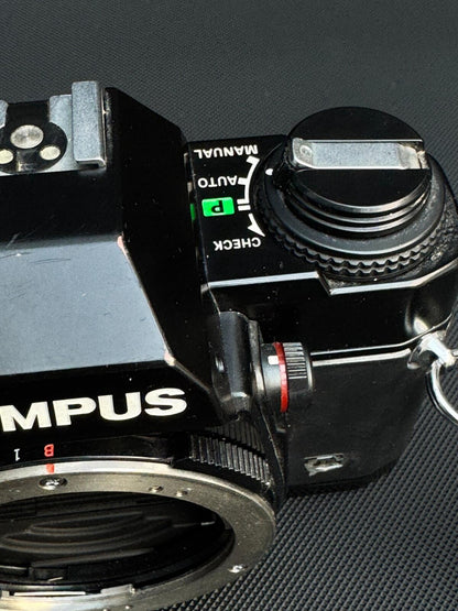 Olympus OM40 35mm Vintage SLR Film Camera Body Only - Spares or Repair (G240)