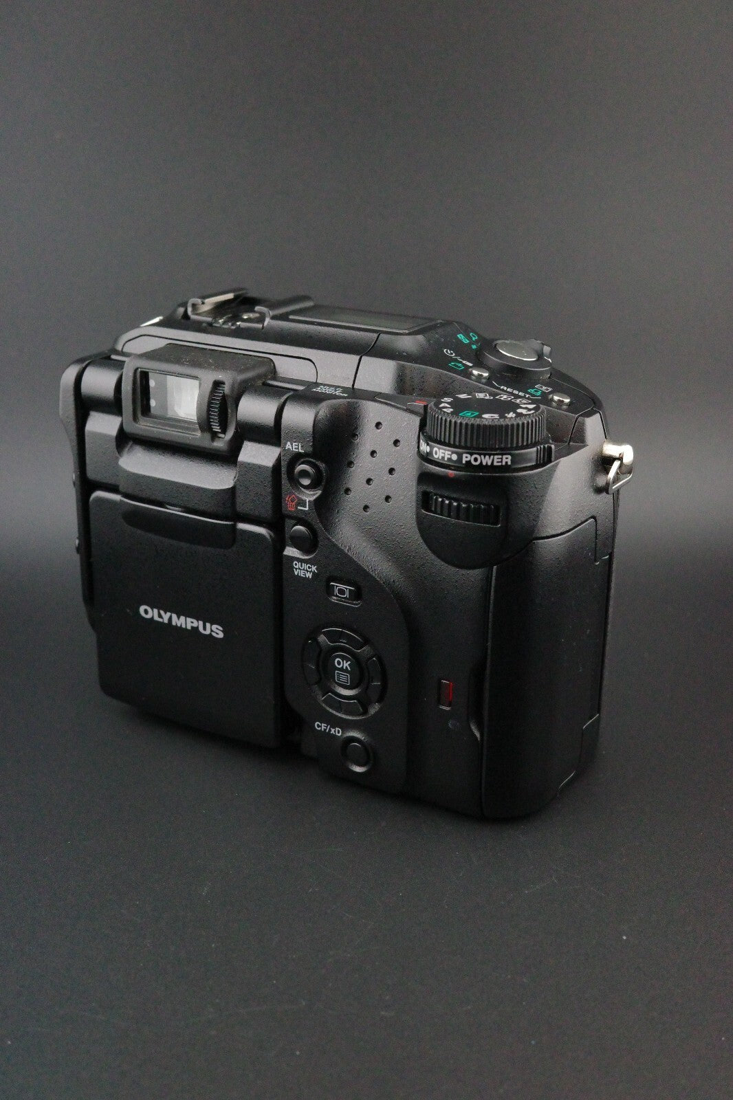 Olympus CAMEDIA C-5060 Retro 5.1MP Flip Screen Digital Camera + Card - Working