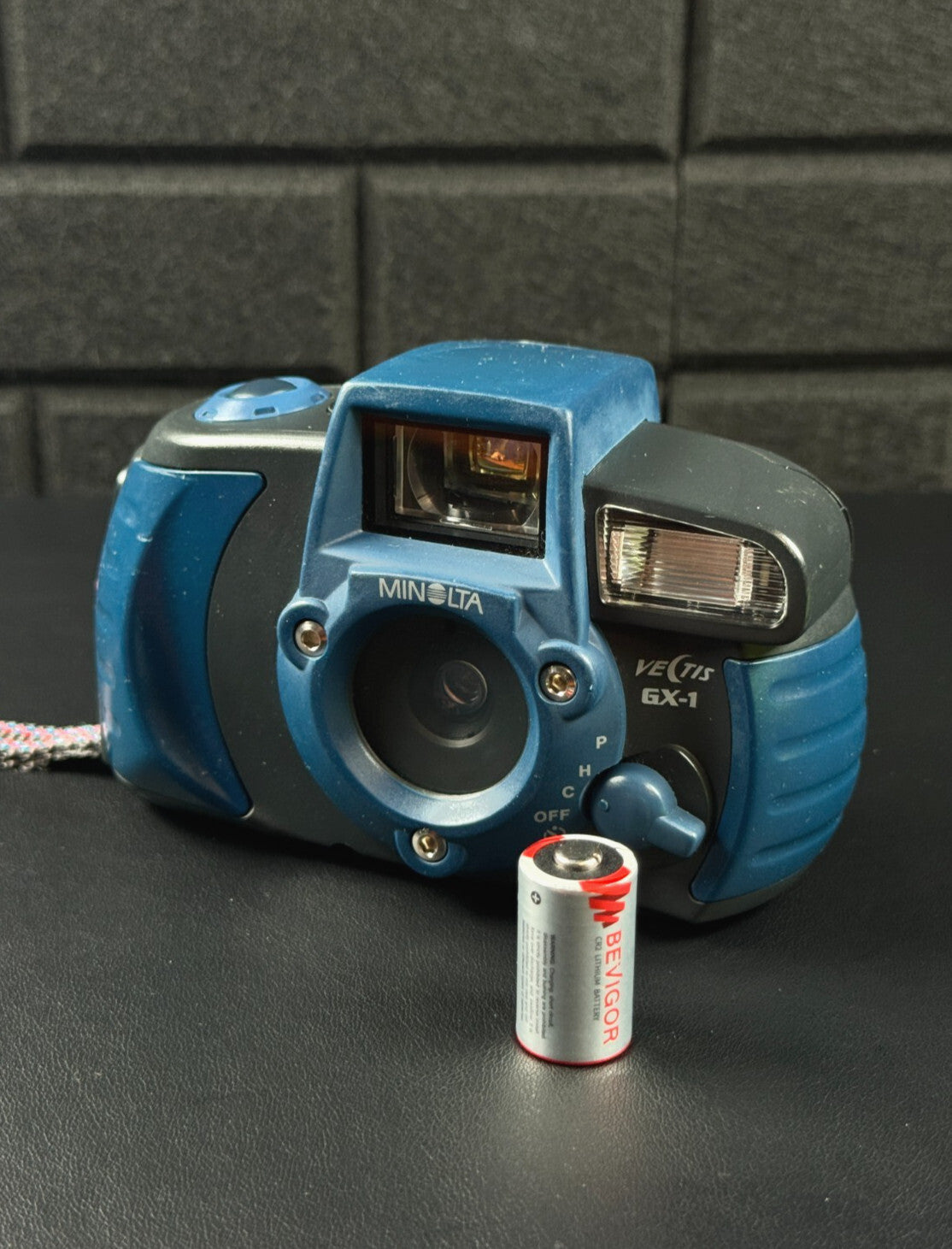 Minolta Vectis GX-1  1990's Weatherproof APS Film Camera - Working, Read Details