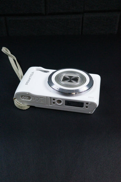 Praktica Luxmedia Z212 20MP Digital Camera – White + Battery - Tested & Working