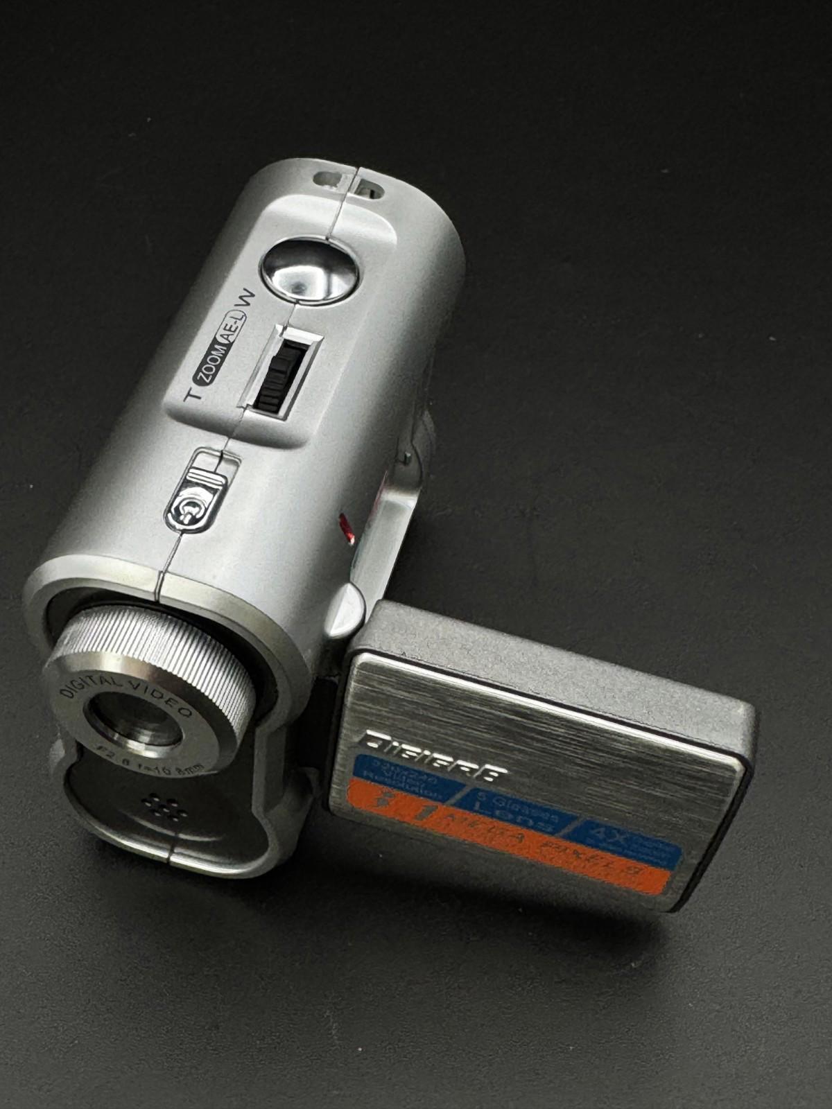 Boxded & Working Digigr8 DV182 Silver Compact Digital Video Camera + Batteries