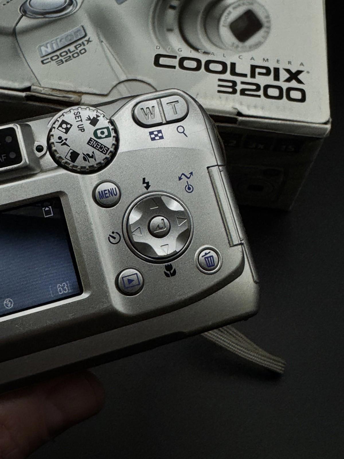 Nikon COOLPIX 3200 3.2MP Digital Camera + Box, Case, Card & Batteries - Working