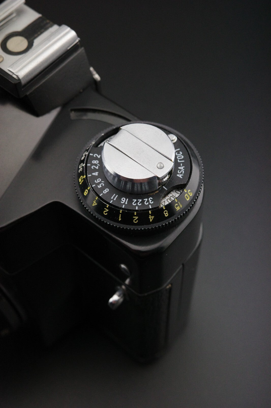Zenit 11 35mm SLR Film Camera + Industar 50mm Pancake Lens - Tested & Working