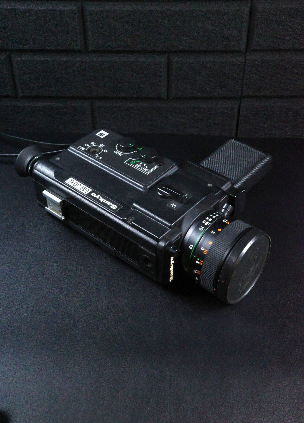 Sankyo EM-30XL Vintage 1970's Super 8 Cine Film Camera & Case - Fully Working