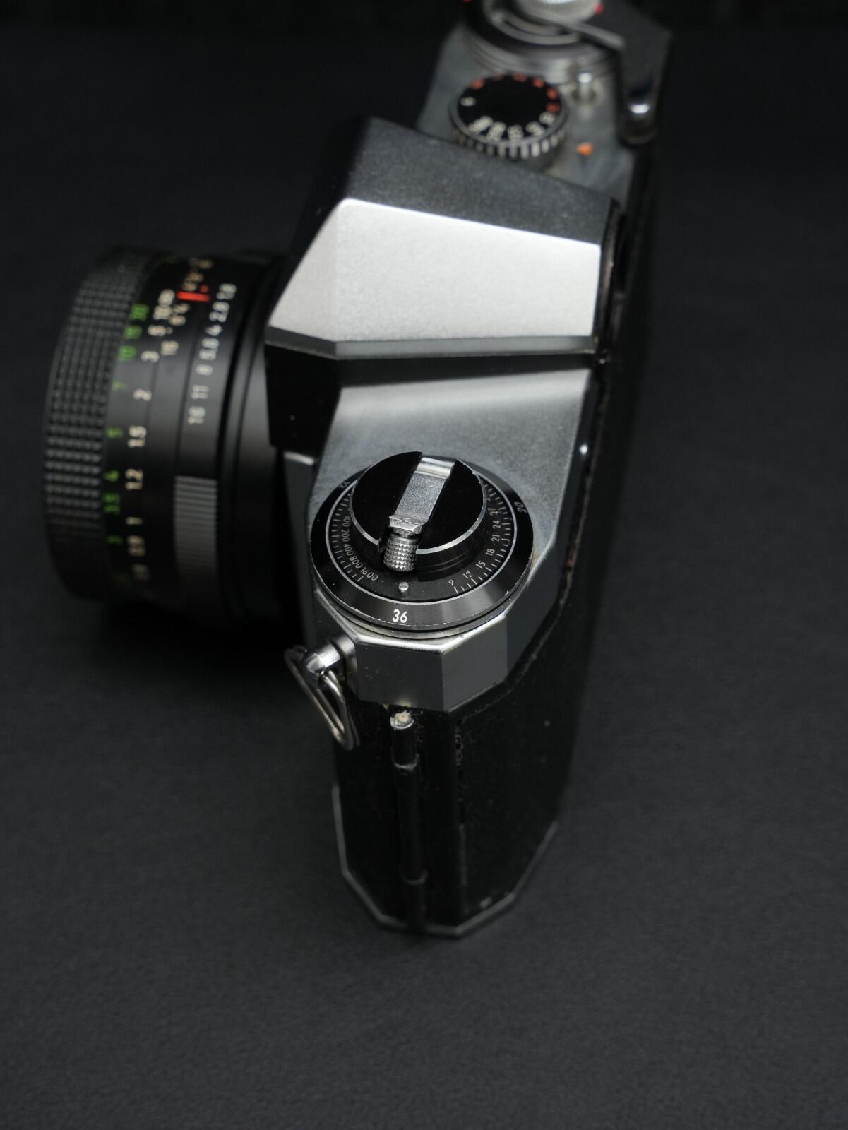 Praktica PL Nova 1 1960's 35mm Film Camera + Pentacon 50mm 1.8 Lens - Faulty (Read Description)