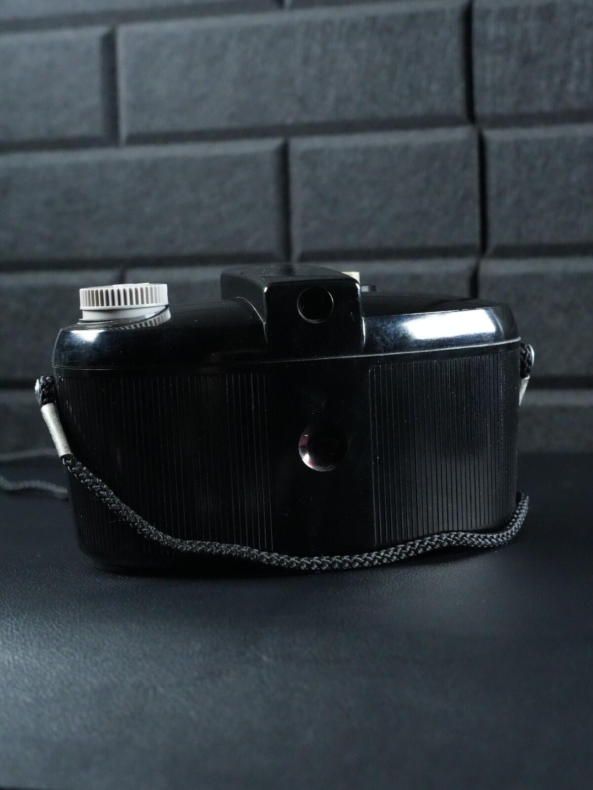 Kodak Brownie 127 Vintage 1950s 127 Film Camera + Case - Tested & Working (Z533)