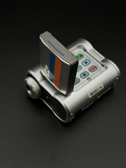 Boxded & Working Digigr8 DV182 Silver Compact Digital Video Camera + Batteries