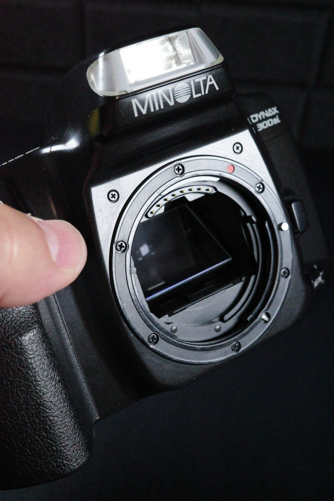 Minolta Dynax 300si Vintage 1990's 35mm SLR Film Camera + 28-80mm Lens - Working
