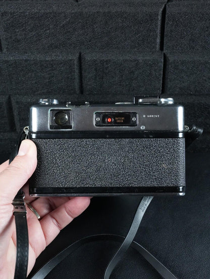 Yashica Electro 35 GSN Vintage 1970's 35mm Rangefinder Film Camera - Faulty W526