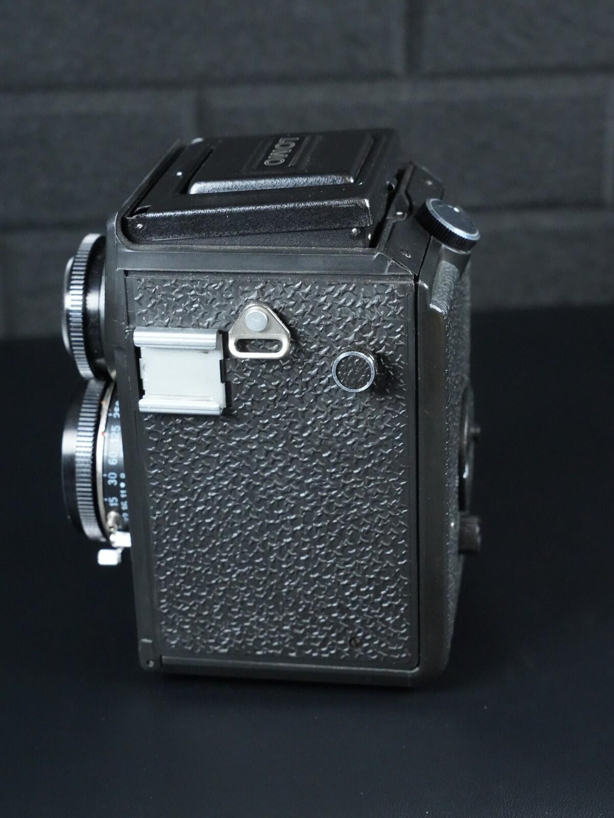 LOMO Lubitel 166 Universal Vintage 1980's TLR 120 Film Camera - Tested & Working
