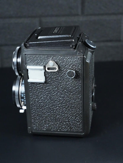LOMO Lubitel 166 Universal Vintage 1980's TLR 120 Film Camera - Tested & Working