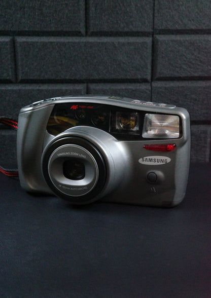 Samsung AF Zoom 105S Vintage 1990's 35mm Point & Shoot Film Camera - Working