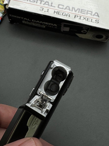 Vivitar Vivicam 3188 3.1MP Compact Digital Camera + Batteries - Boxed & Working