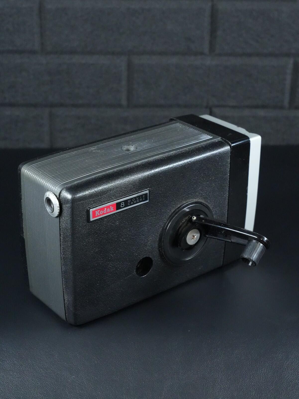 Kodak Brownie Vintage 1960's 8mm Movie Cine Camera Ektanar f/1.9 Lens - Working