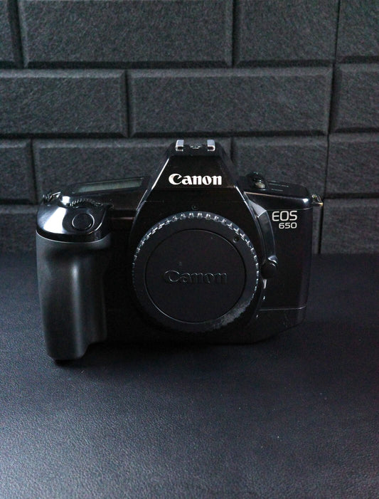 Canon EOS 650 Vintage 1980's 35mm SLR Film Camera Body Only - Tested & Working