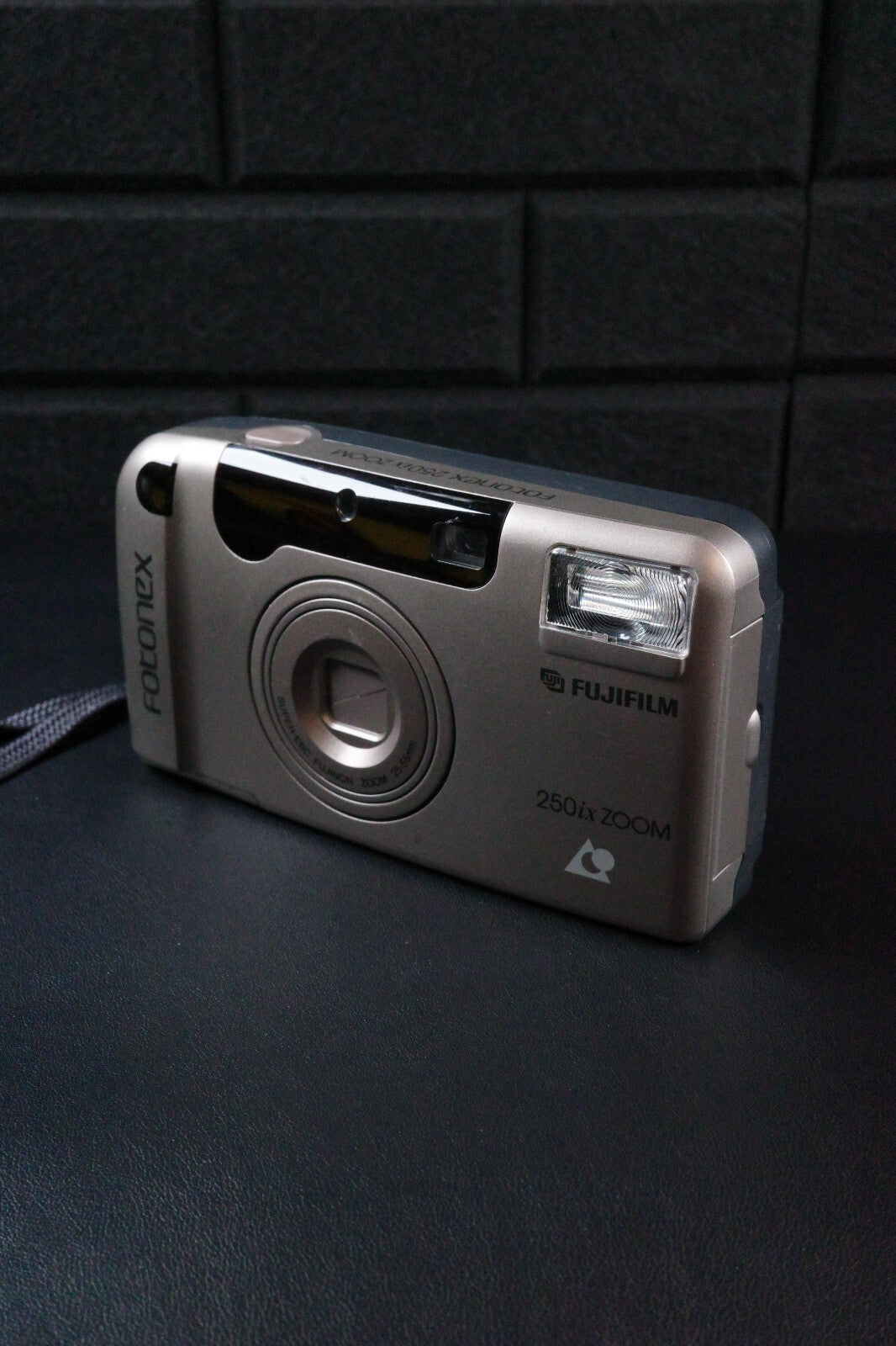 Fujifilm Fotonex 250ix Zoom Vintage APS Film Camera + Battery - Tested & Working