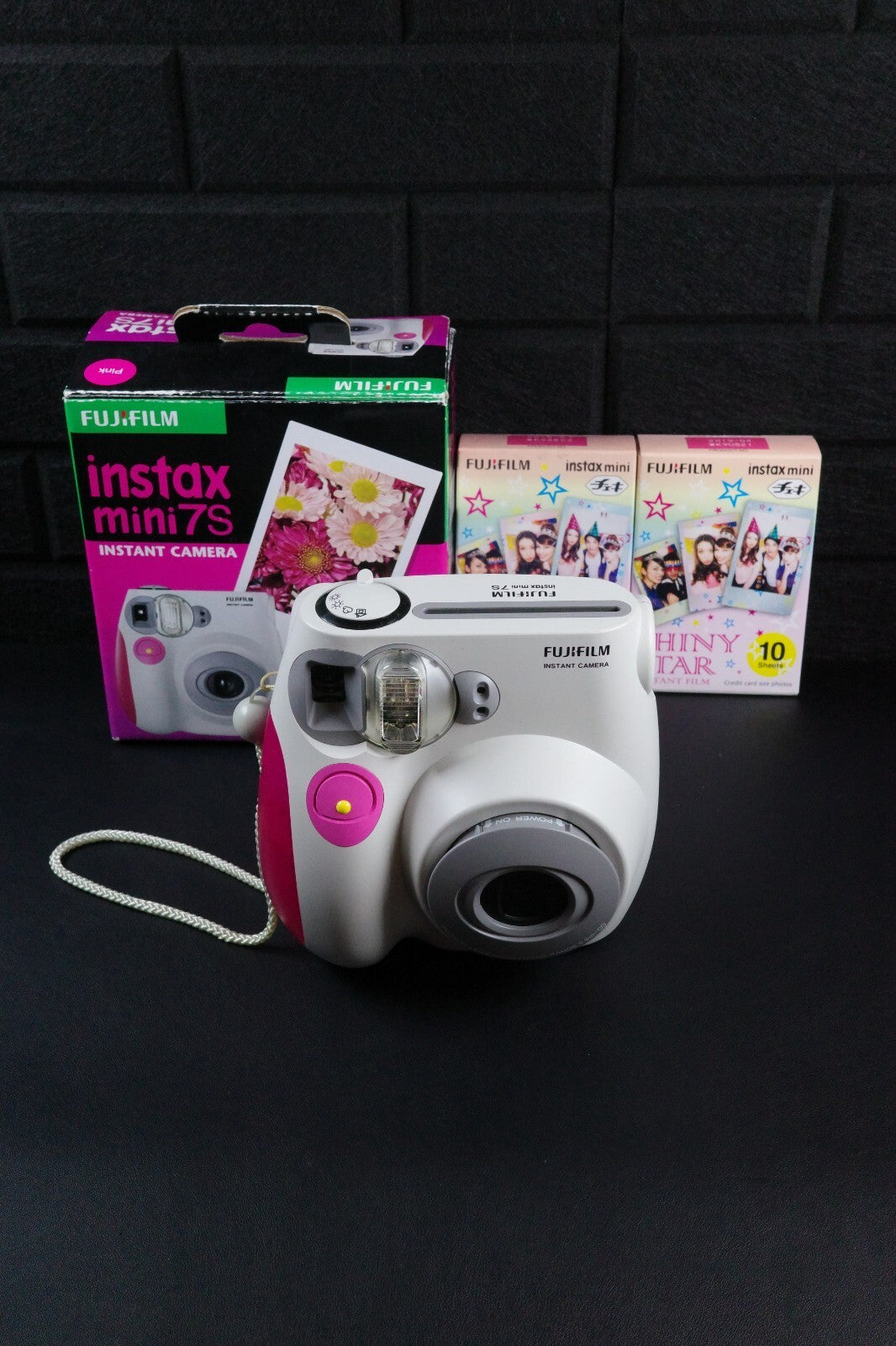 Fujifilm Instax Mini 7S Instant Film Camera Boxed & Working + Film and Batteries
