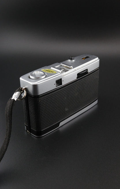 Olympus Trip 35 Vintage 35mm Film Camera - Winds, Fires With Faulty Light Meter