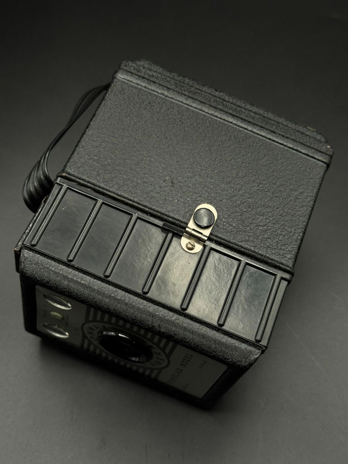 Vintage 1950's Conway Popular Model 120 Roll Film Box Camera - Faulty (F204)