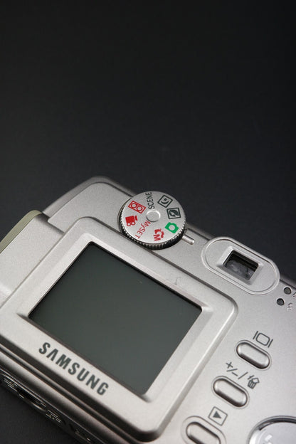 Samsung Digimax 430 Vintage Y2K 4.0MP Digital Camera, Card & Batteries - Working