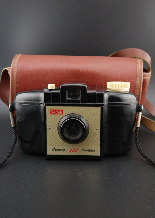 Kodak Brownie Vintage 1950's 127 Roll Film Camera + Case - Tested & Working
