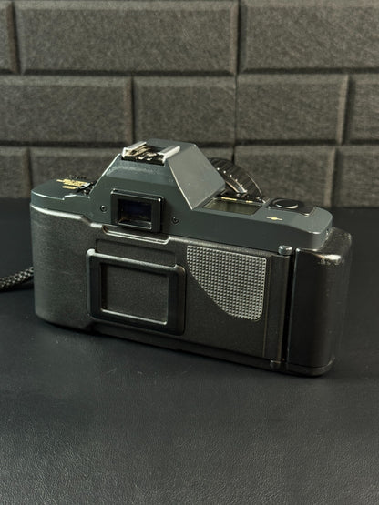 Canon T70 1980's 35mm SLR Film Camera + FD 35-70mm Zoom Lens - Tested & Working