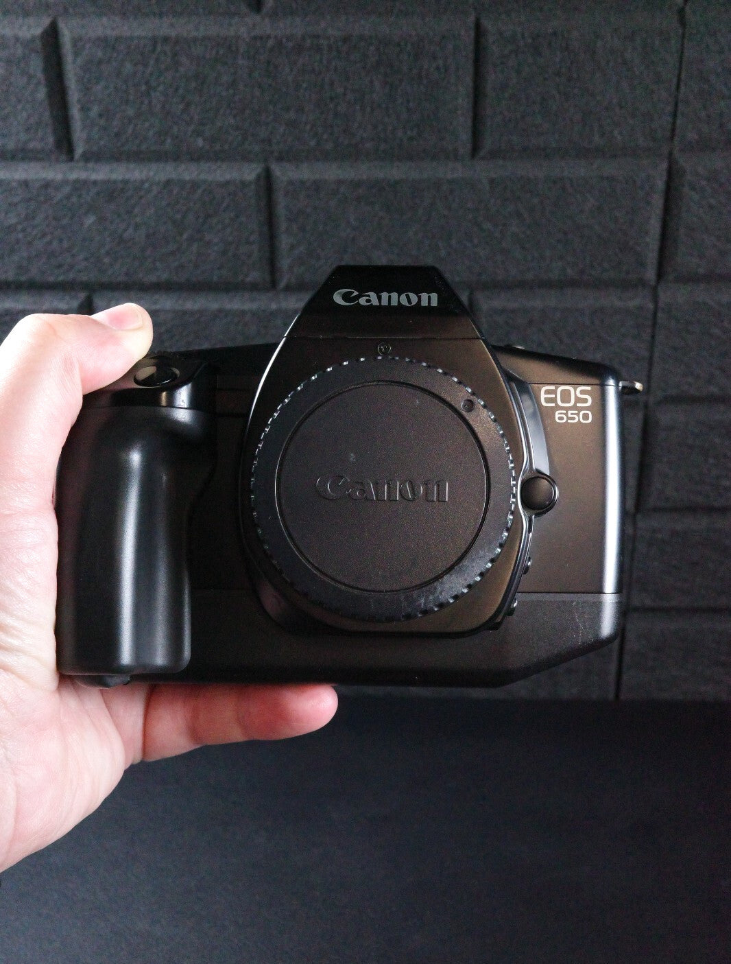 Canon EOS 650 Vintage 1980's 35mm SLR Film Camera Body Only - Tested & Working