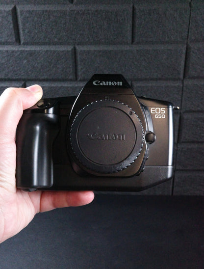 Canon EOS 650 Vintage 1980's 35mm SLR Film Camera Body Only - Tested & Working
