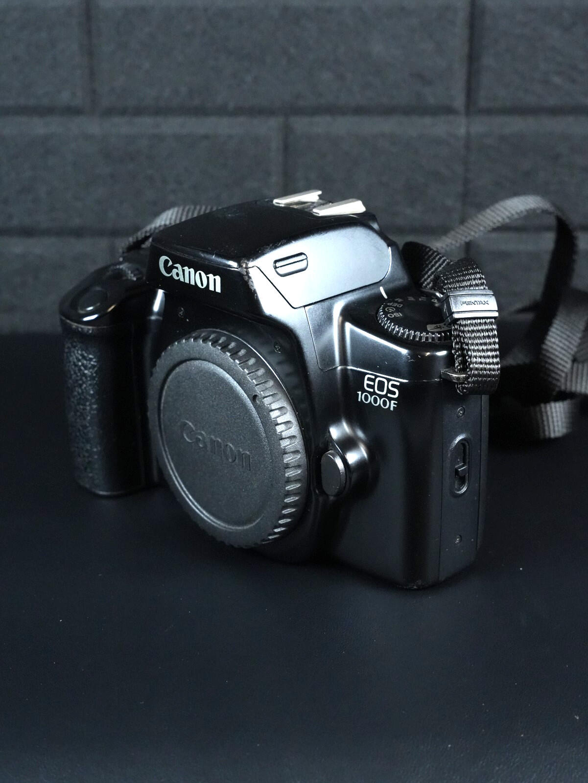 Canon EOS 1000F 35mm SLR Film Camera - Tested & Fully Working - Crack In Display