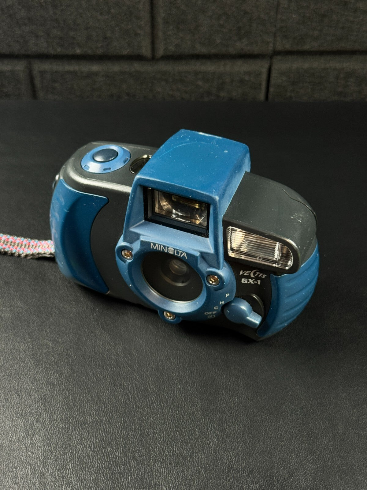 Minolta Vectis GX-1  1990's Weatherproof APS Film Camera - Working, Read Details