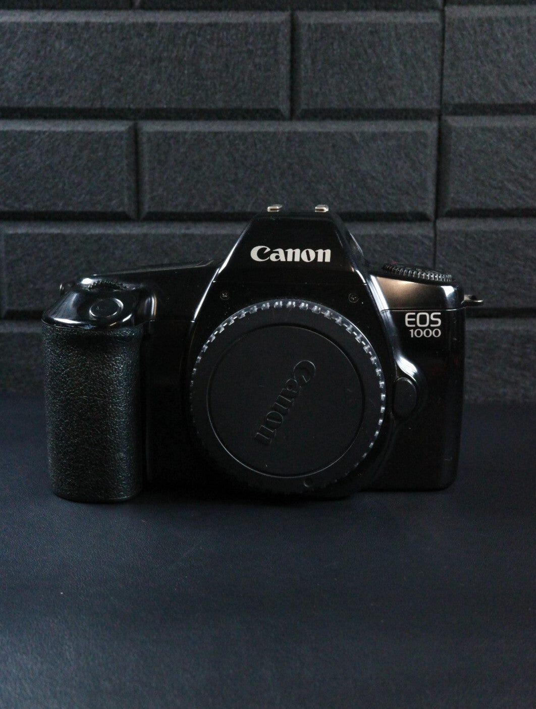 Canon EOS 1000 Vintage 1990's 35mm SLR Film Camera Body - Tested & Working