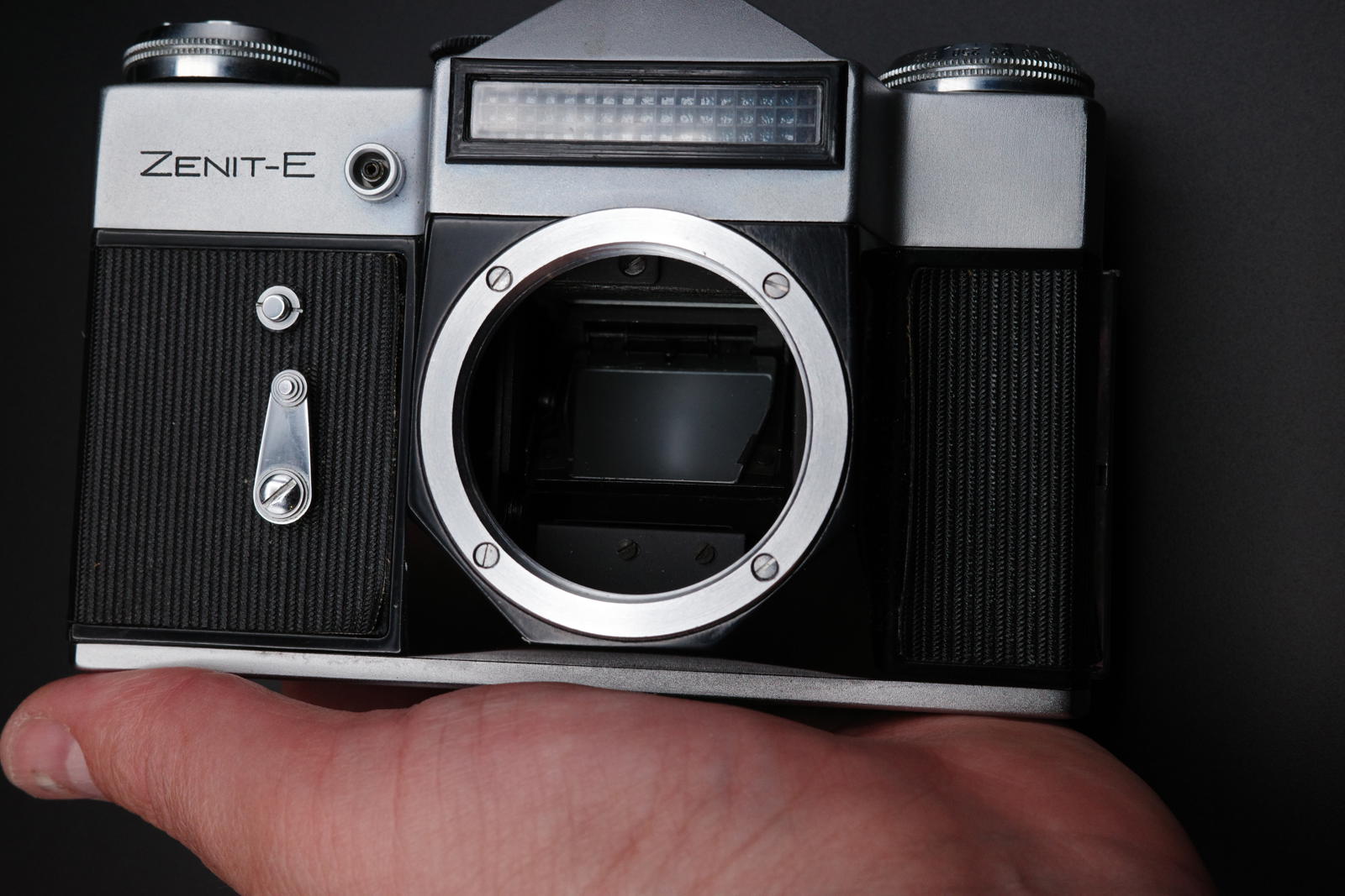 Zenit-E 35mm Vintage 1960's SLR Film Camera – Spares or Repair