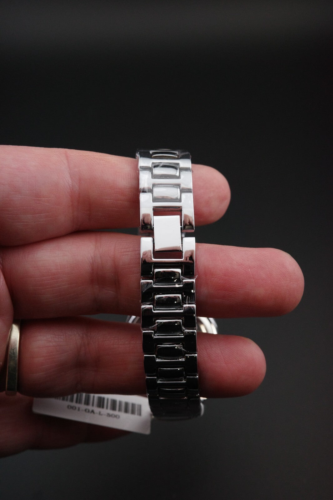 New Boxed Invicta Wildflower 001-GA-L-500 Ladies 32mm Silver Tone Bracelet Watch