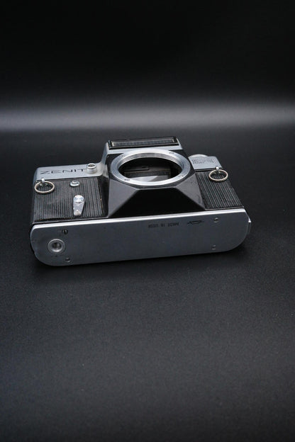 Zenit-EM 35mm Vintage 1960's SLR Film Camera – Spares, Repair or Display