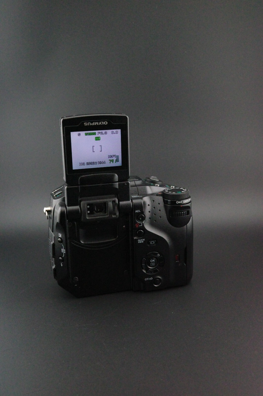 Olympus CAMEDIA C-5060 Retro 5.1MP Flip Screen Digital Camera + Card - Working